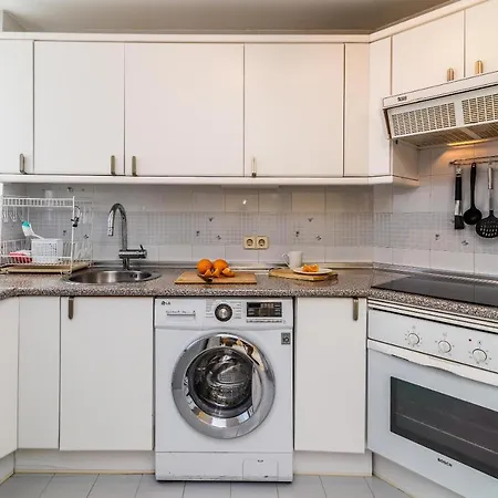 Lovely In Great Location Marbella